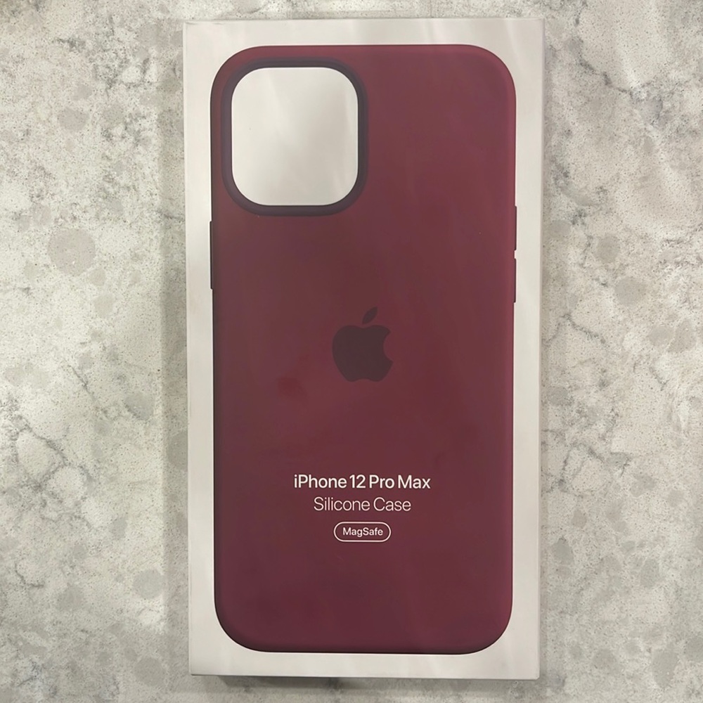 Apple iPhone 12 Pro Max silicone case (MagSafe) plum color